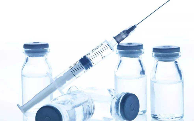 我听说在出国留学前必须接种新的冠状病毒的加强疫苗，你什么时候接种？